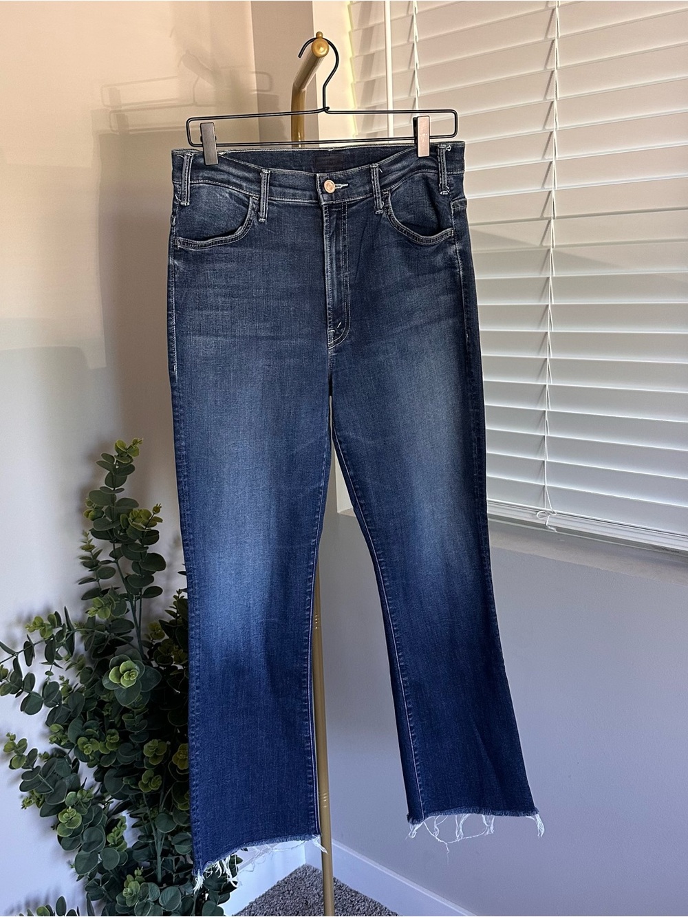 MOTHER The Hustler Ankle Fray 30